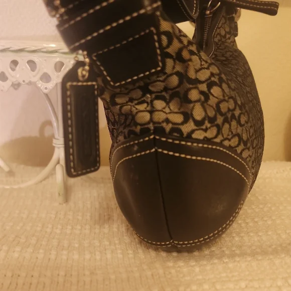 Coach Black and Gray Patterned Shoulder Bag - Picture 3 of 7